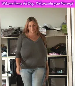 nadine jansen in grey shirt