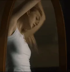 elle fanning flaunts puffy nips