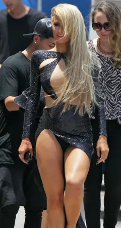 milf paris hilton showing those hot legs