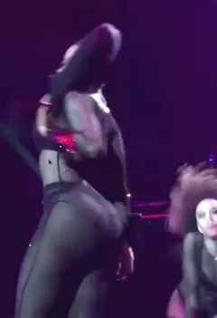nicki minaj shaking booty gif