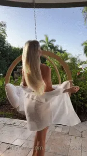 insanely hot blonde