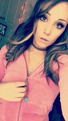 flashing her goods