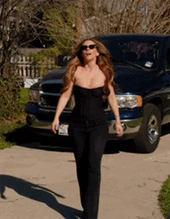 jennifer love hewitt  -  totally eatable....yummy!