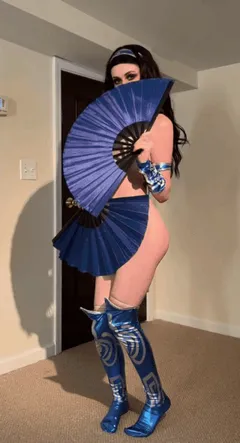 cute kitana cosplay