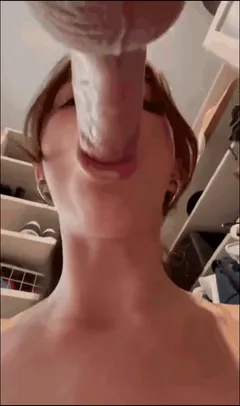 She took a risk and sucked my dick right in the fitting room