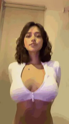How many times do you rewatch this imagining her boobs 😵‍💫