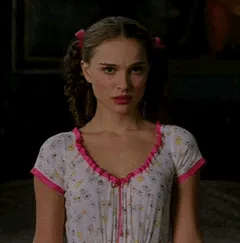 natalie portman  -  sweet-cakes....yum!