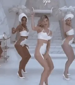 milf babe fergie bouncing her big tits
