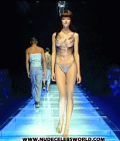 brazilian supermodel gisele bundchen big boobs out on catwalk gif