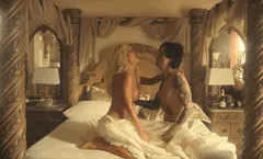 Lily Jamnes as Pamela Anderson in 'Pam & Tommy' S1E2