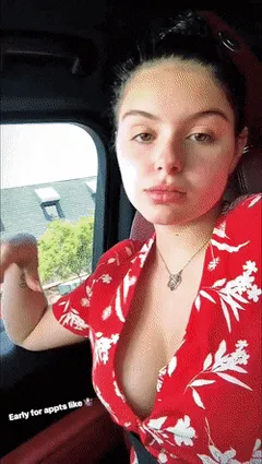 ariel winter gif