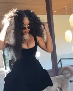 h.e.r looking adorable in her dress