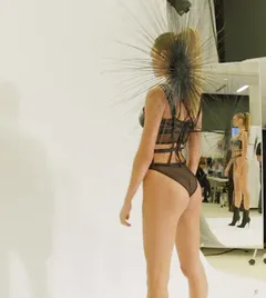 candice swanepoel sexy lingerie on 2018 victoria’s secret fashion show in nyc bts