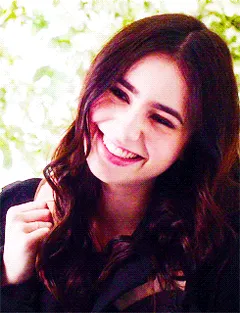 lily collins -3/89 -5'5''- british beauty, great make-out mouth....love her!