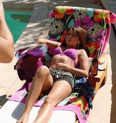 sarah hyland -11/90 -5'2''- cute, petite, cunnilingus! - kiss! kiss! -yum! yum!