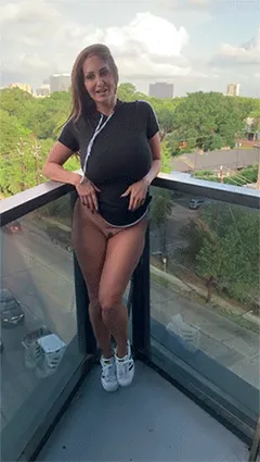 ava addams flashing big tits outdoor