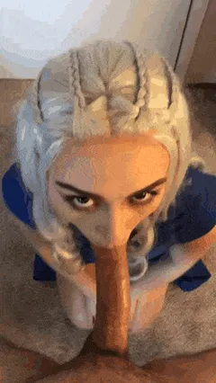 daenerys sucking cock and giving a wink