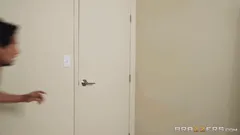 This is so hot, Mommy Ava Addams is hooking up with her stepdaughter’s BF behind her back! 🥵🤤