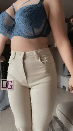 few steps and i’m naked(1)