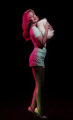 kylie minogue -5/68 -5'0''- hottest petite singer ever....yum!