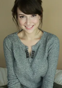 milana vayntrub