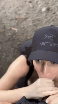 A deep blowjob right in public from a cute beauty