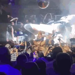 She's so brave for doing that In front of a crowd