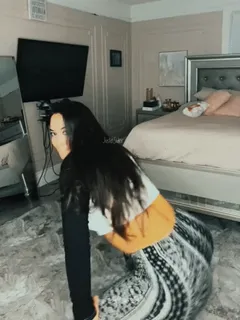 thick latina twerk