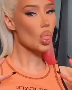 iggy azalea hot tongue