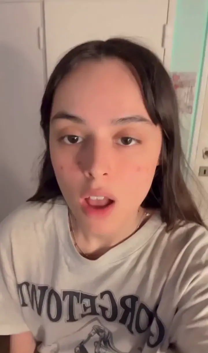 Sexy 18 slut shows off her pussy