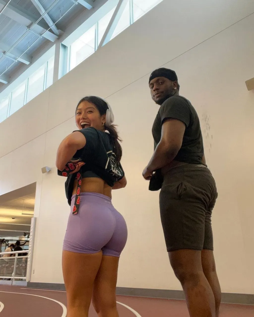 Asian gym baddie fucks BBC in backseat