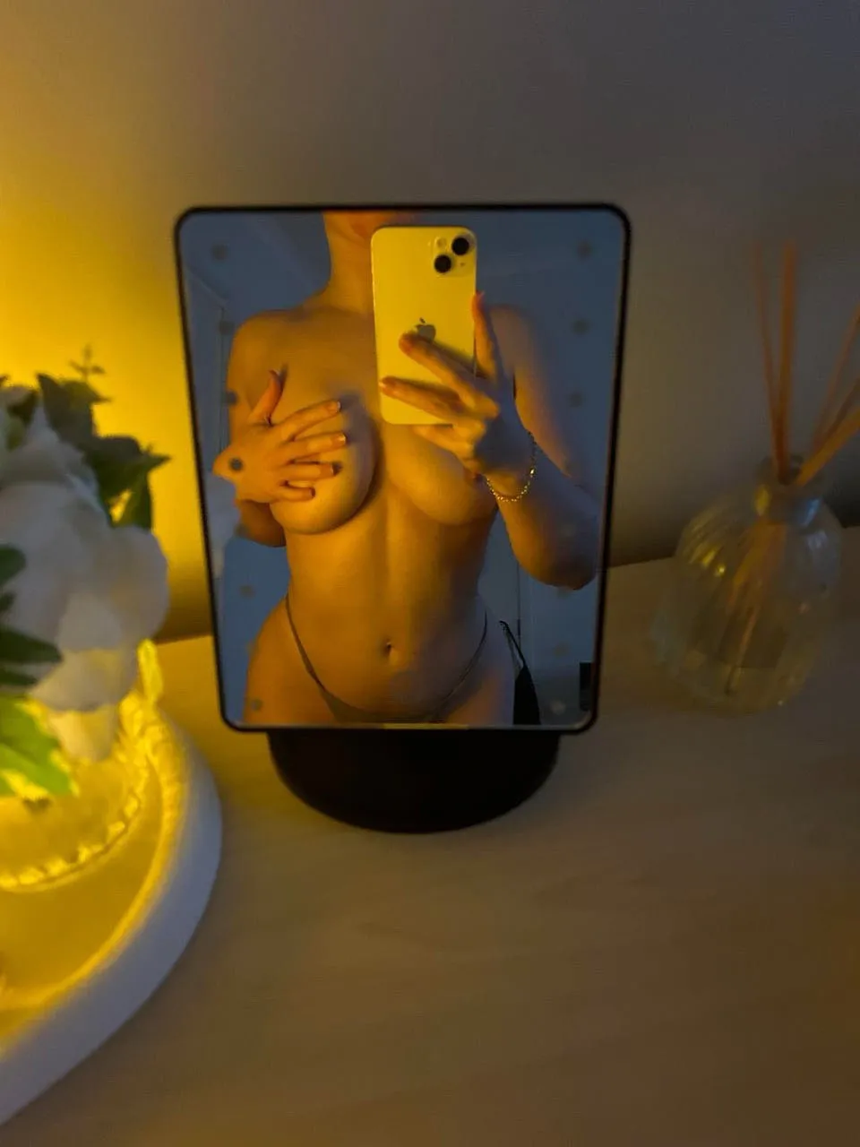 No face snapchat slut bares all