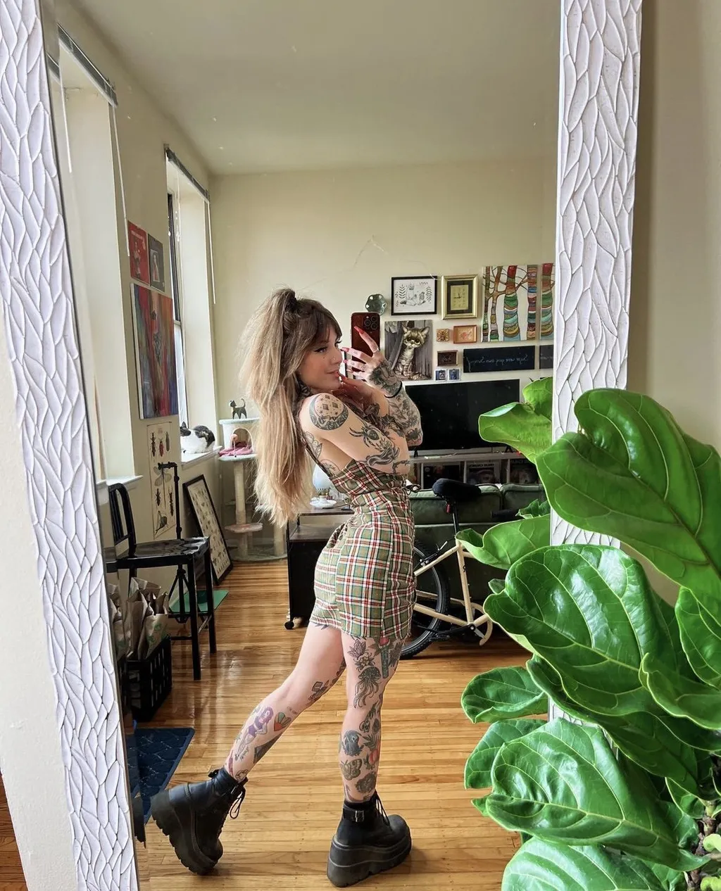 Tattoo covered slut EXPOSED