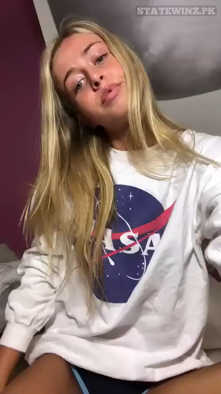 Allie - 18 Year Old Snapchat Slut