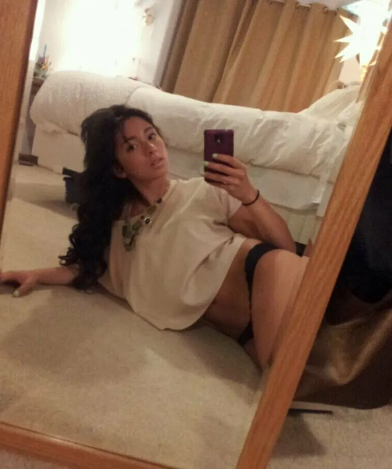 HOTBABE AMATEUR LEAKS TAKING CUMPALOOZA BABE811